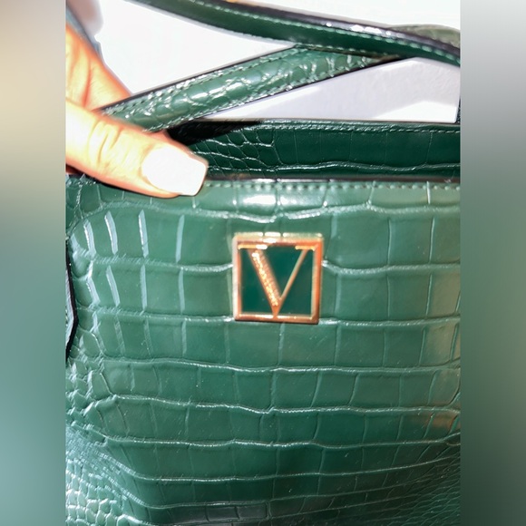 VICTORIA'S SECRET leather Getaway Travel Tote Green - Picture 5 of 6